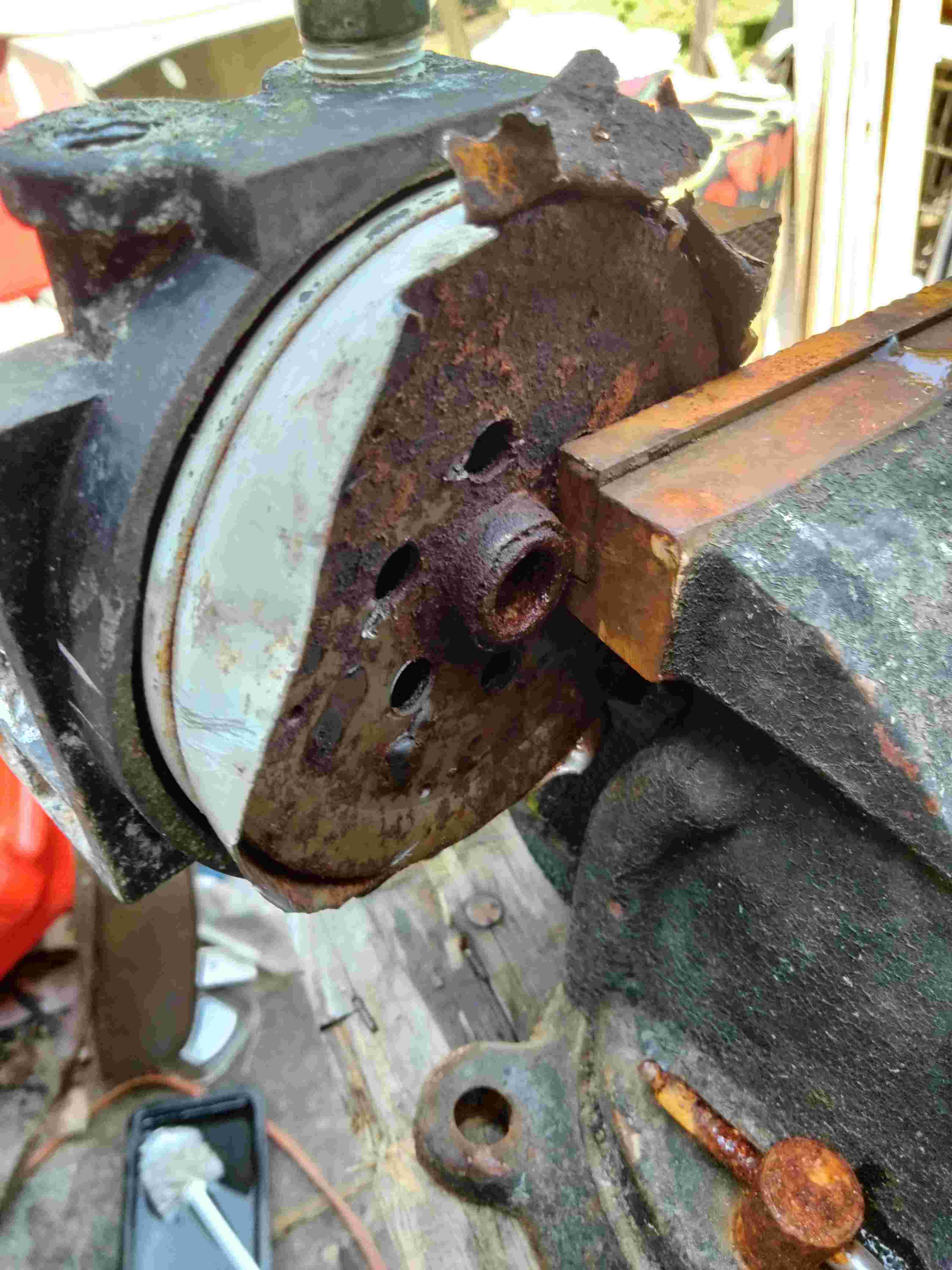 serria head filter rusted.jpg